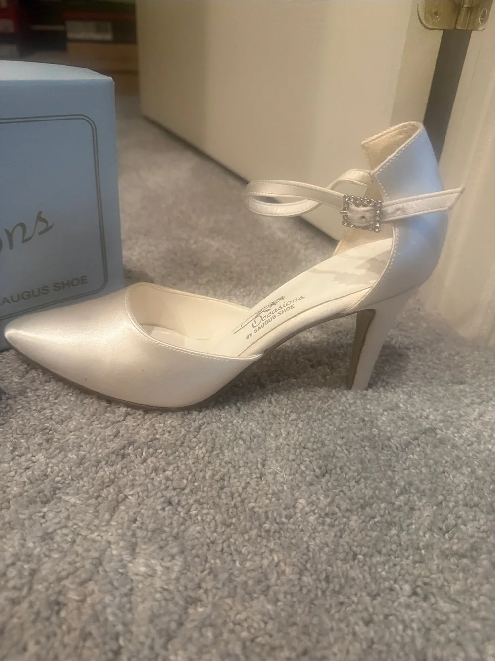 Special Occasions by Saugus Shoe Ivory Satin Pointed-Toe Slingback Heels